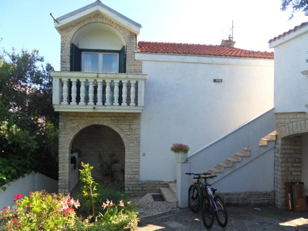Sunset Beachfront Residence Rogoznica  Exterior photo